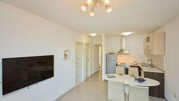 Apartamento urbano (2 Bedrooms) | Opções para refeição no quarto