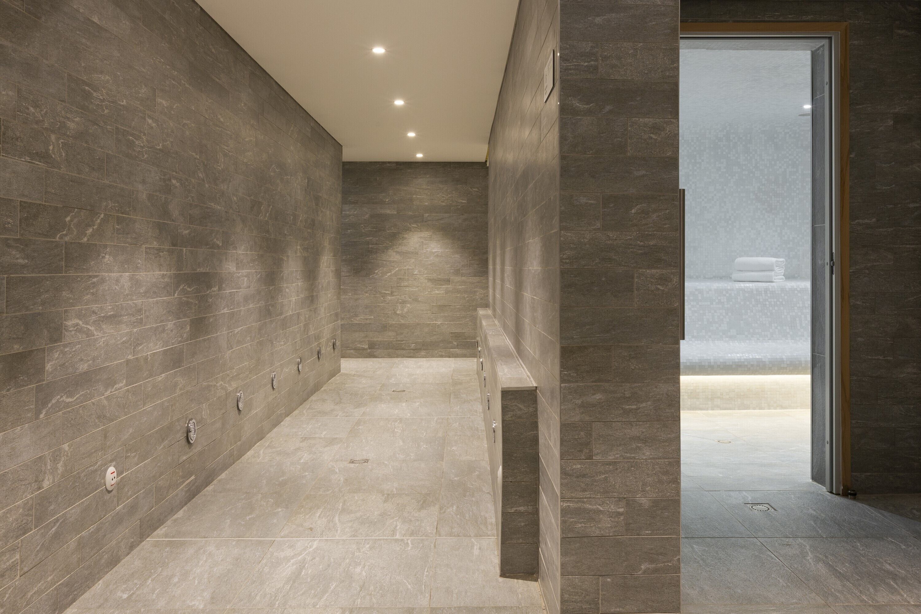 Behandlingsrom for par, badstue, dampbad og massasje