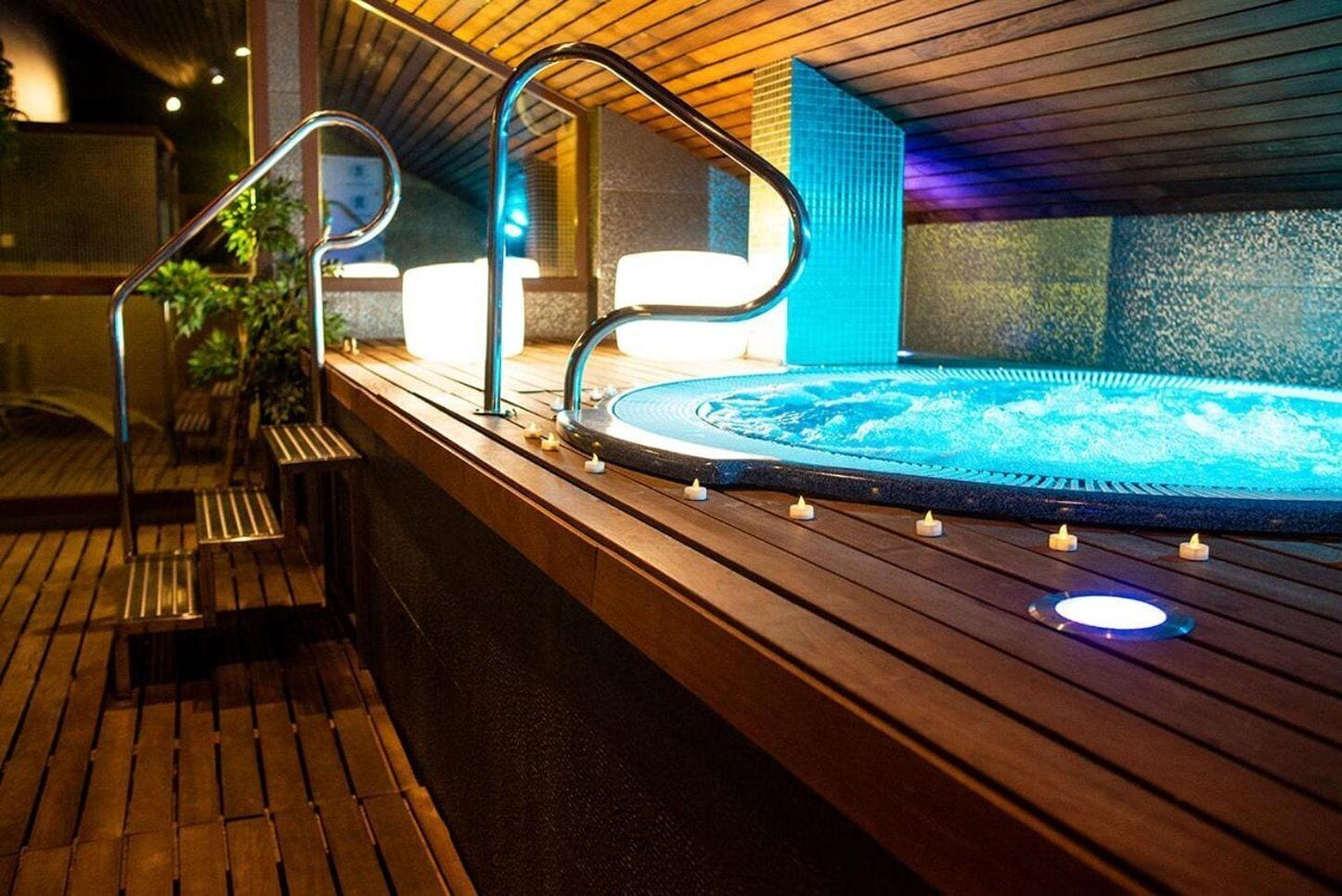 Bañera de hidromasaje interior
