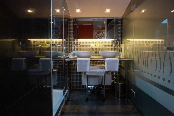 Bathroom - Hotel Sancho Abarca (Huesca)