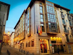 Exterior - Hotel Sancho Abarca (Huesca)