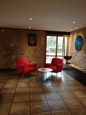 Lobby - Hostería ACA al Sur (Villa La Angostura)