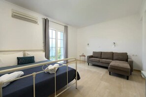 Sistema de insonorización y tabla de planchar con plancha