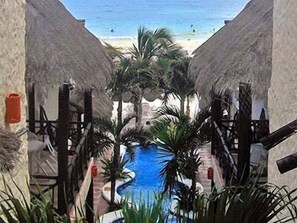 Kolam renang outdoor