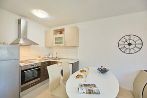 Imagen sin descripción, 2 de 16, botón