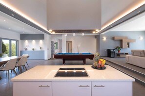 50-inch Smart TV with cable channels, TV, Netflix - Five Stars Villa Corfu (Corfu)