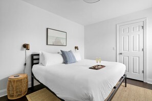 4 bedrooms, iron/ironing board, WiFi - Expansive Backyard Bliss | Phil's Place (Mount Pleasant)