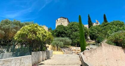VILLA AT THE FOOT OF THE CASTLE WITH STUNNING VIEWS