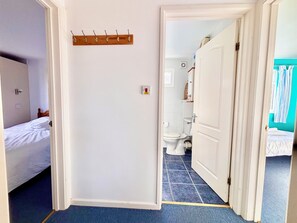 Stuga | 2 sovrum, individuell inredning och unika möbler