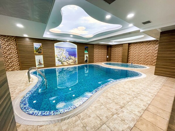 Indoor pool - Premier Palace Hotel (Baku)