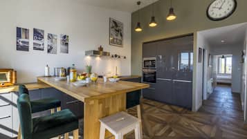 Fridge, microwave, oven, dishwasher