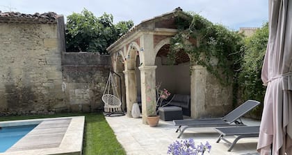 Maison de ville avec piscine et jardin privé