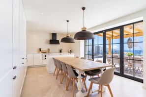 Villa, 5 Bedrooms, Private Pool, Ocean View | Private kitchen