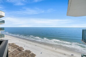 On the beach - Ocean Bay Club 1604-4BR/3BA Oceanfront condo in Ocean Drive (North Myrtle Beach)
