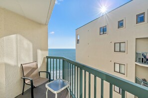 Property grounds - Ocean Bay Club 1605-4BR/3BA Oceanfront condo in Ocean Drive (North Myrtle Beach)