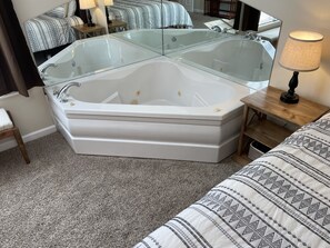 3 bedrooms, desk, internet - Matthew Estates Ranch (Dandridge)