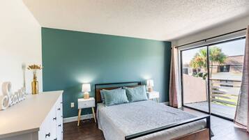 2 slaapkamers, een strijkplank/strijkijzer, gratis wifi, beddengoed