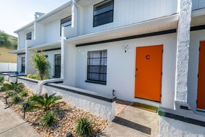 Exterior - Sunny Beachside Retreat: Cozy 2 bed Townhouse! (Indialantic)