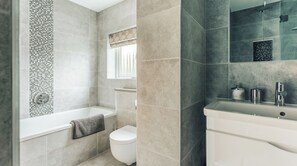 Bathtub - Plum Guide - Ferry Heights (Poole)