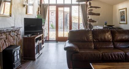 Plum Guide - The Old Dairymaid