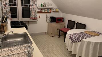 Microwave, coffee/tea maker, cookware/dishes/utensils