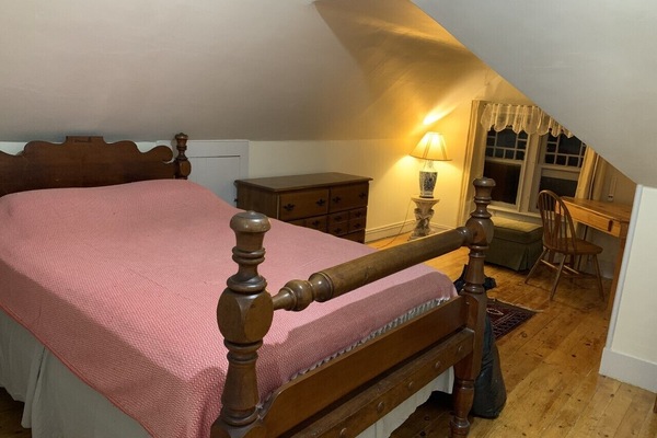 3 slaapkamers, een strijkplank/strijkijzer, gratis wifi, beddengoed