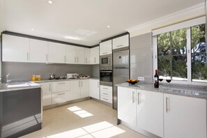 Mikrowelle, Geschirrspüler