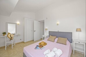 3 bedrooms, WiFi, bed sheets