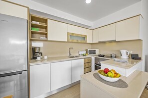 Microwave, dishwasher