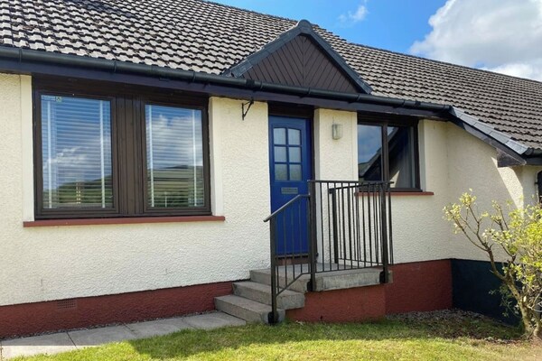 2 Bedroom Sleep 4 House - Private Garden - Skye