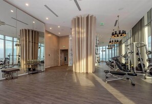 Fitness facility - Oceanfront 2BR condo w/ pools & spas access (Hollywood)