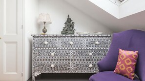 Interior - Plum Guide - Sun Swept Loft (London)