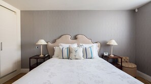 6 bedrooms, iron/ironing board - Plum Guide - Monarchy (London)