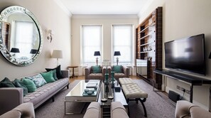 TV, books - Plum Guide - Monarchy (London)