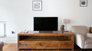 TV - Plum Guide - Apple Crumble (London)