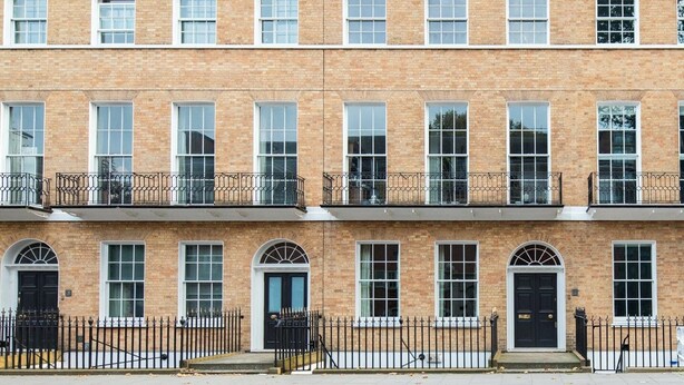 Exterior - Plum Guide - Apple Crumble (London)