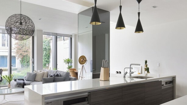 Interior - Plum Guide - Mustard Seeds (London)