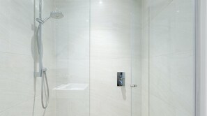 Shower - Plum Guide - Mustard Seeds (London)