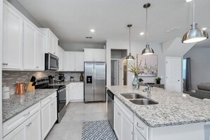 Microwave, oven, dishwasher, coffee/tea maker