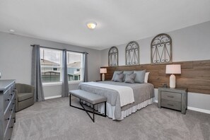 5 habitaciones, tabla de planchar con plancha, wifi y ropa de cama