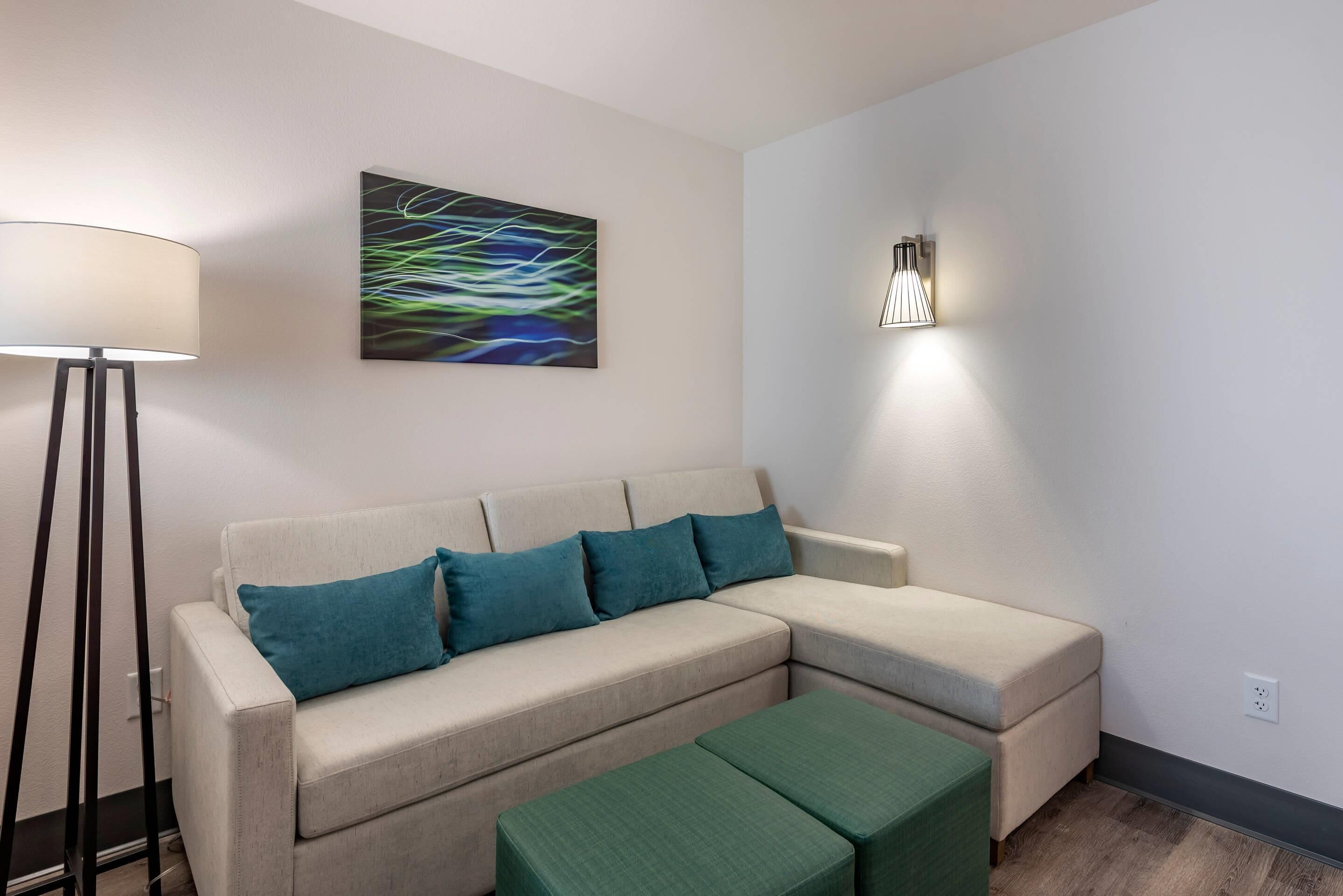 Sviitti, 1 suuri parisänky, tupakointi kielletty | Työpöytä, kannettavalle tietokoneelle sopiva työtila