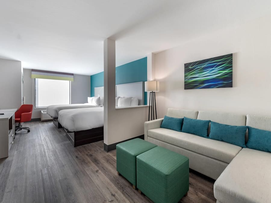 Desk, laptop workspace, iron/ironing board, free WiFi