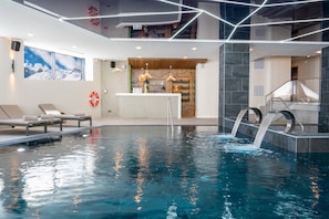 Innenpool, Liegestühle