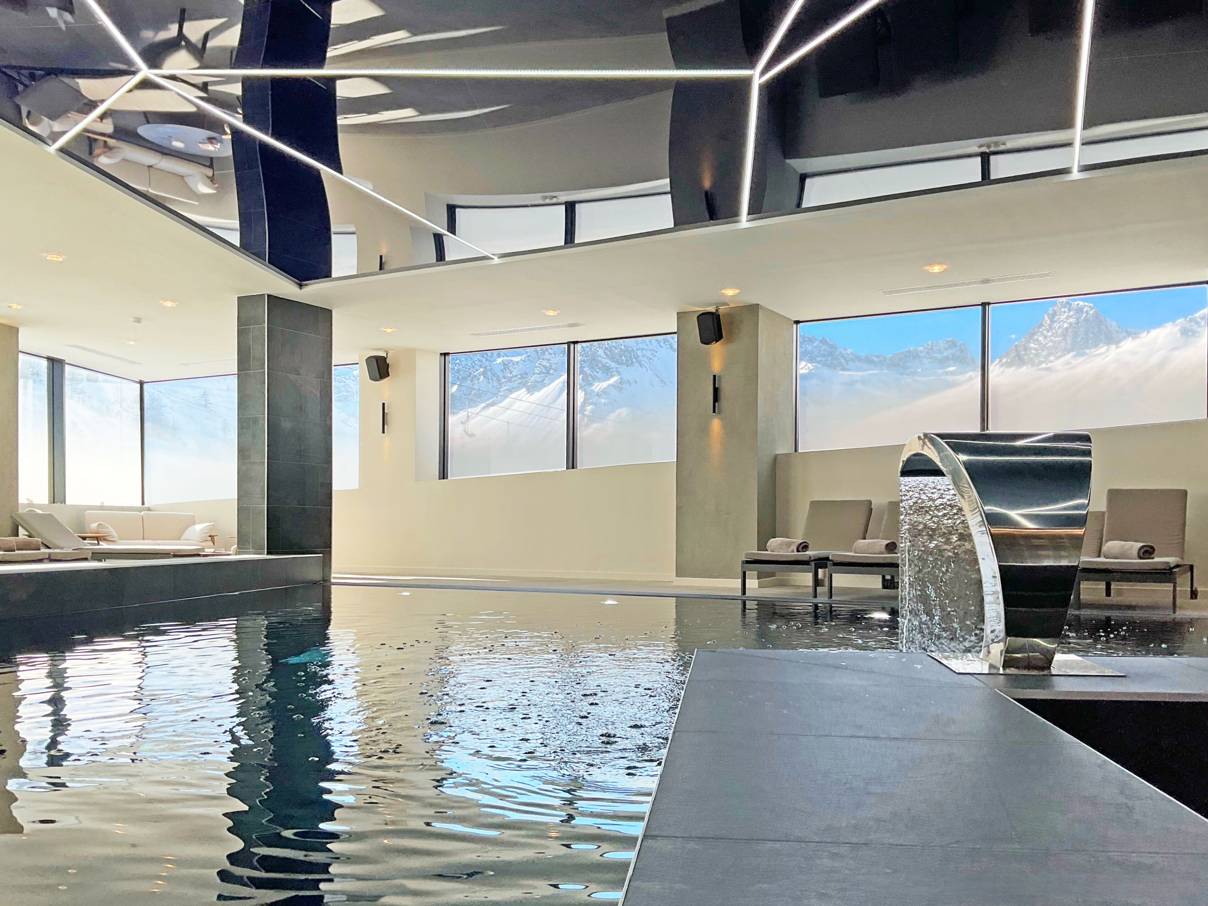 Innenpool, Liegestühle