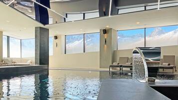 Innenpool, Liegestühle