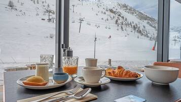 Komplett frokost er inkludert hver dag