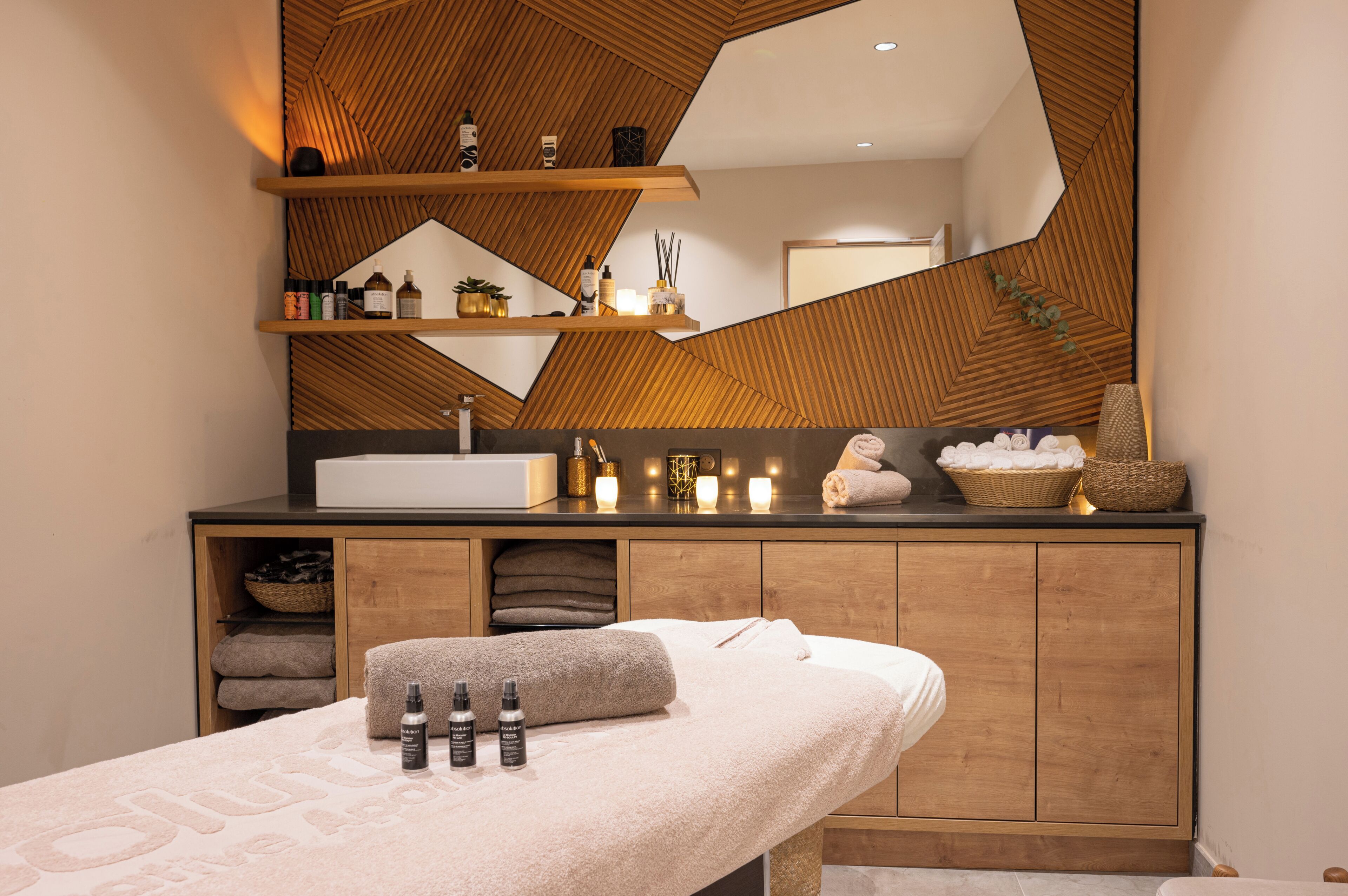 Badstue, dampbad, tyrkisk bad/hamam og kroppsbehandlinger