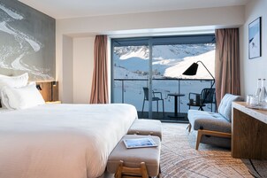 Ropa de cama de alta calidad y minibar 