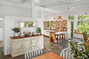 Dining - Serenity by the Sea - Waterfront Oasis | Private Pool, Stunning Views & Ultimate Serenity (East Trinity)