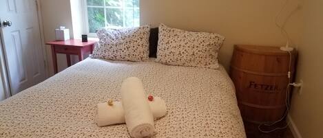 1 chambre, fer et planche à repasser, Wi-Fi gratuit, draps fournis